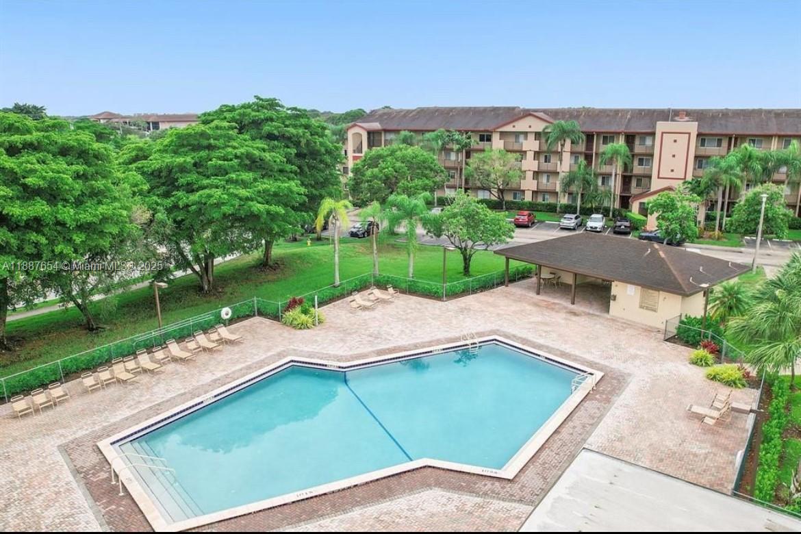 SUFFOLK AT CENTURY VILLAG - Residential