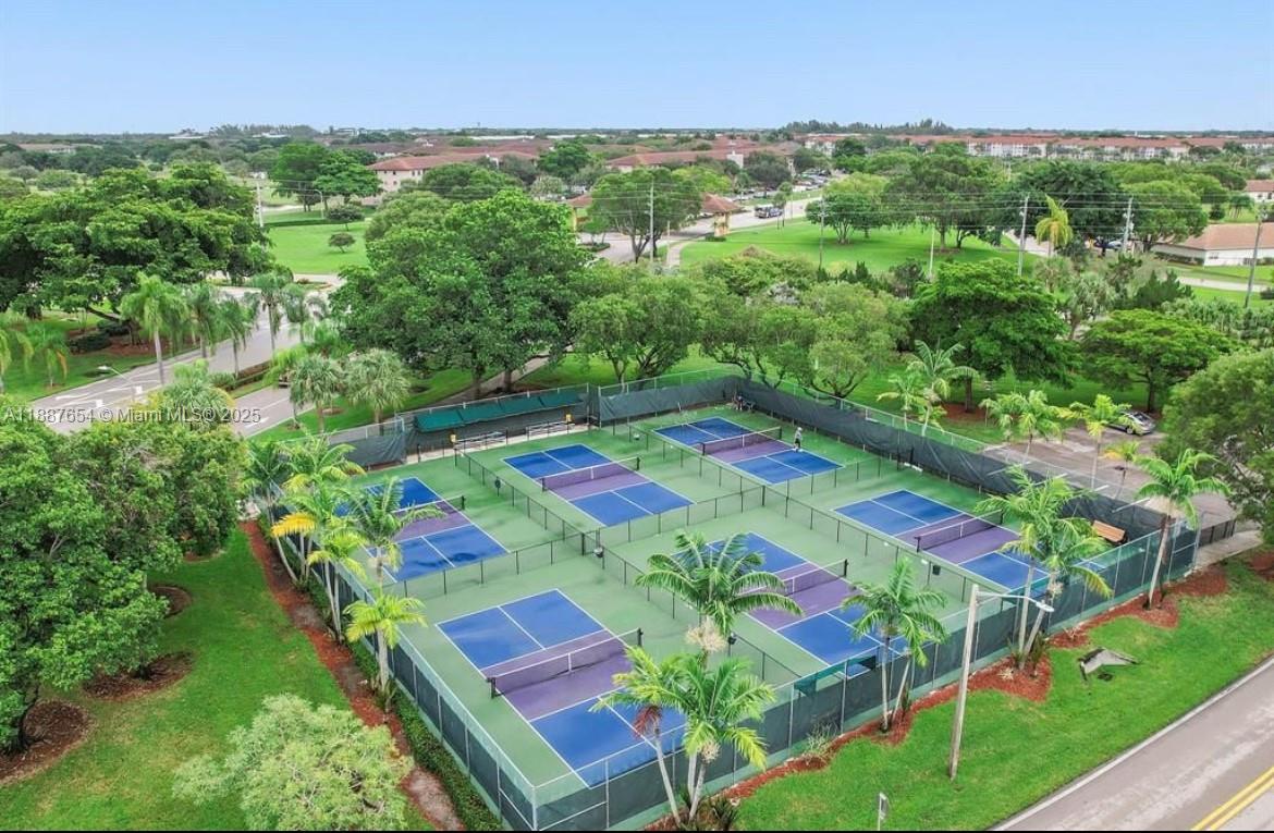 SUFFOLK AT CENTURY VILLAG - Residential