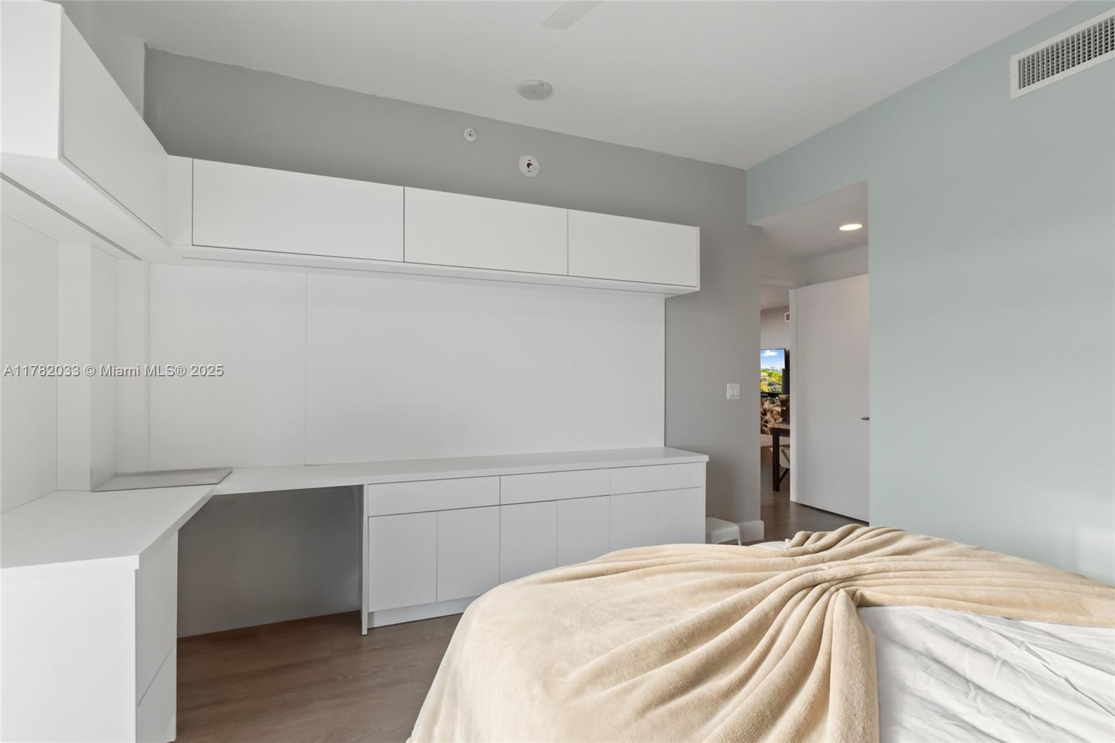 MARINA PALMS RESIDENCES N - Residential