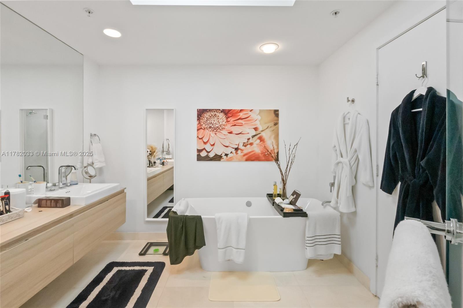 MARINA PALMS RESIDENCES N - Residential
