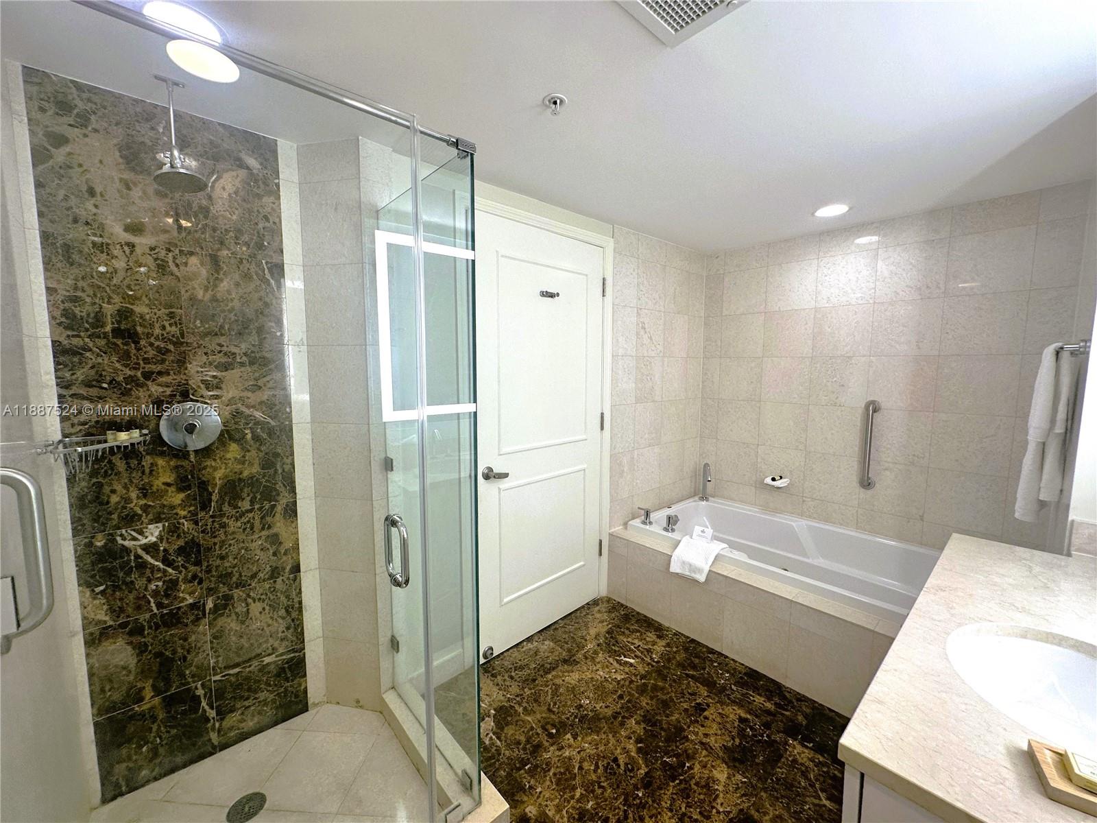 Q CLUB RESORT & RESIDENCE - Residential