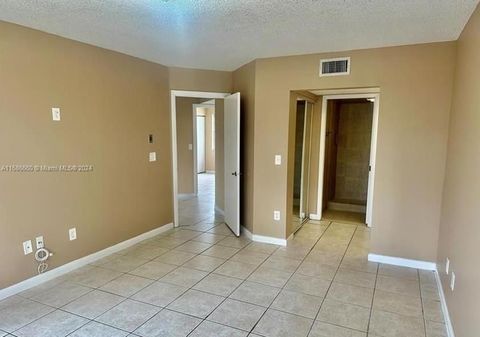 Condominium in Homestead FL 2529 20th Pl Pl 24.jpg