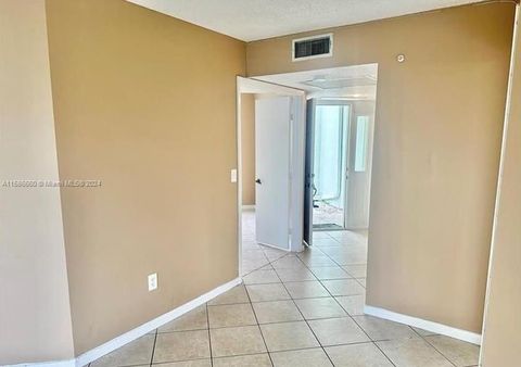 Condominium in Homestead FL 2529 20th Pl Pl 4.jpg