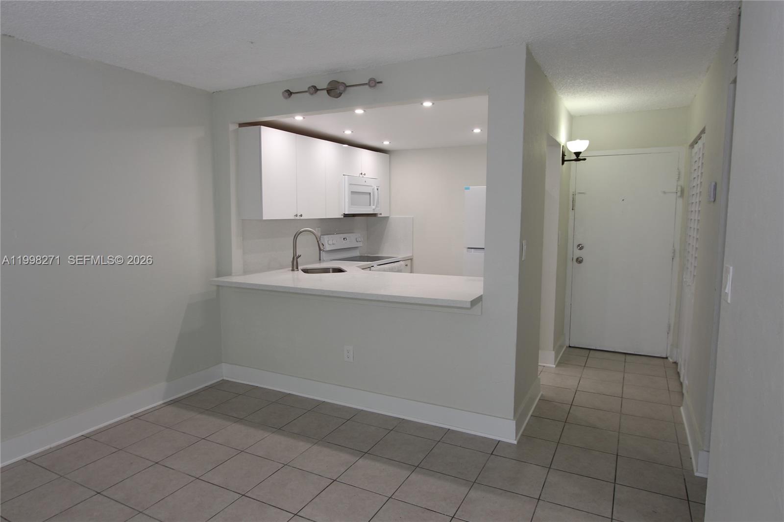 YOLANDA VILLAS CONDO - Residential Lease