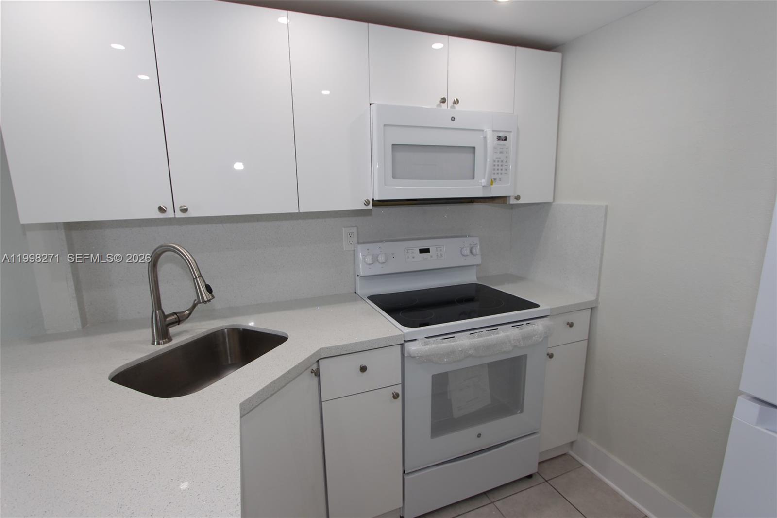 YOLANDA VILLAS CONDO - Residential Lease