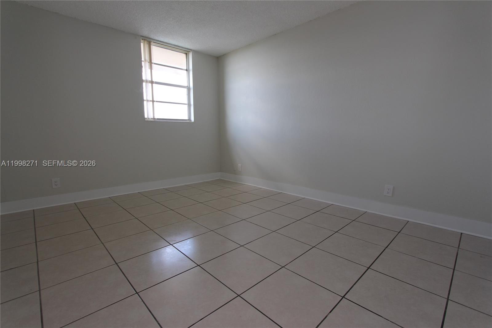 YOLANDA VILLAS CONDO - Residential Lease