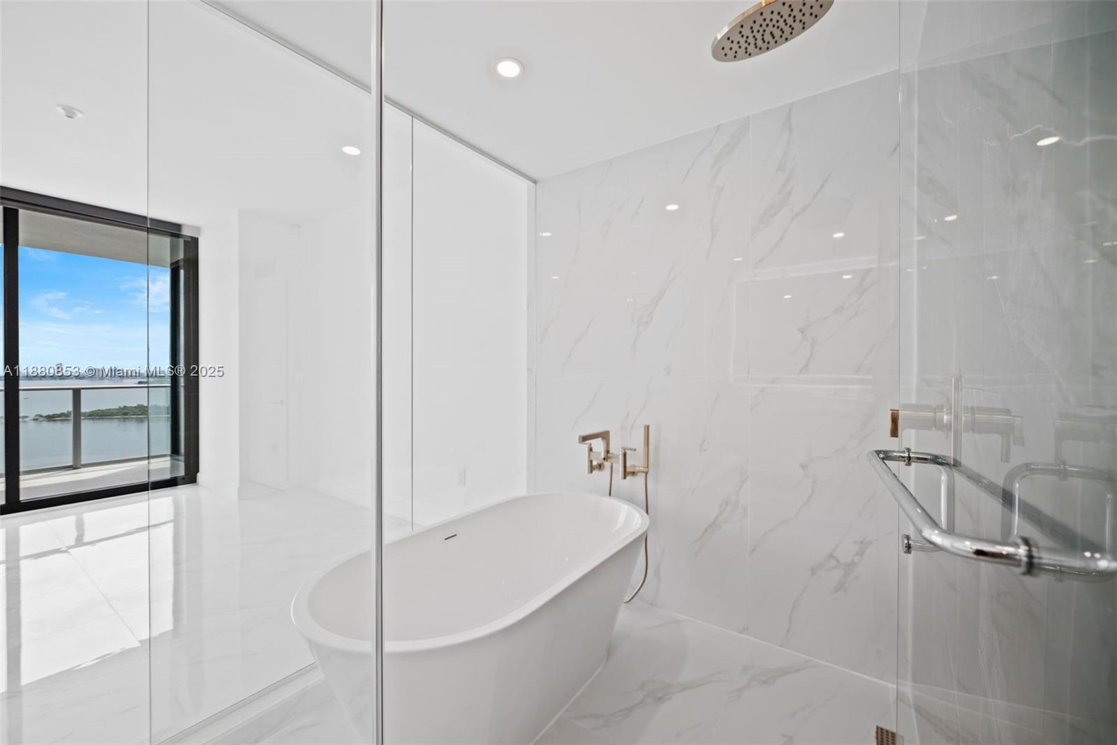 ARIA RESERVE - Residential Lease