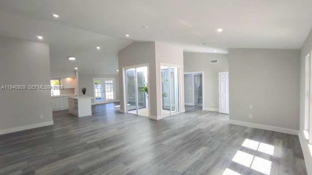 Photo of 333 NE Greenbrier Ave, Port St Lucie, FL 34983 (MLS # A11945929)