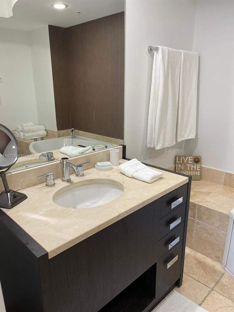 TRUMP ROYALE CONDO - Residential Lease