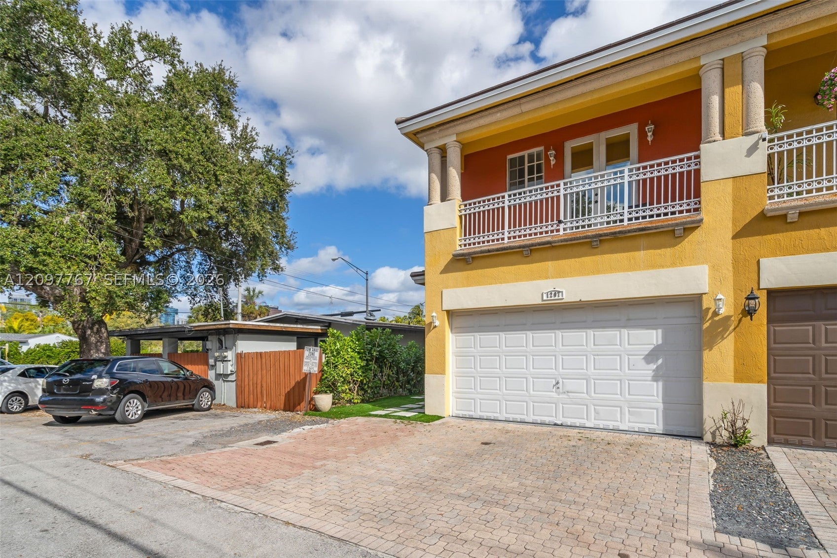 1207 SW 4th Ave 1