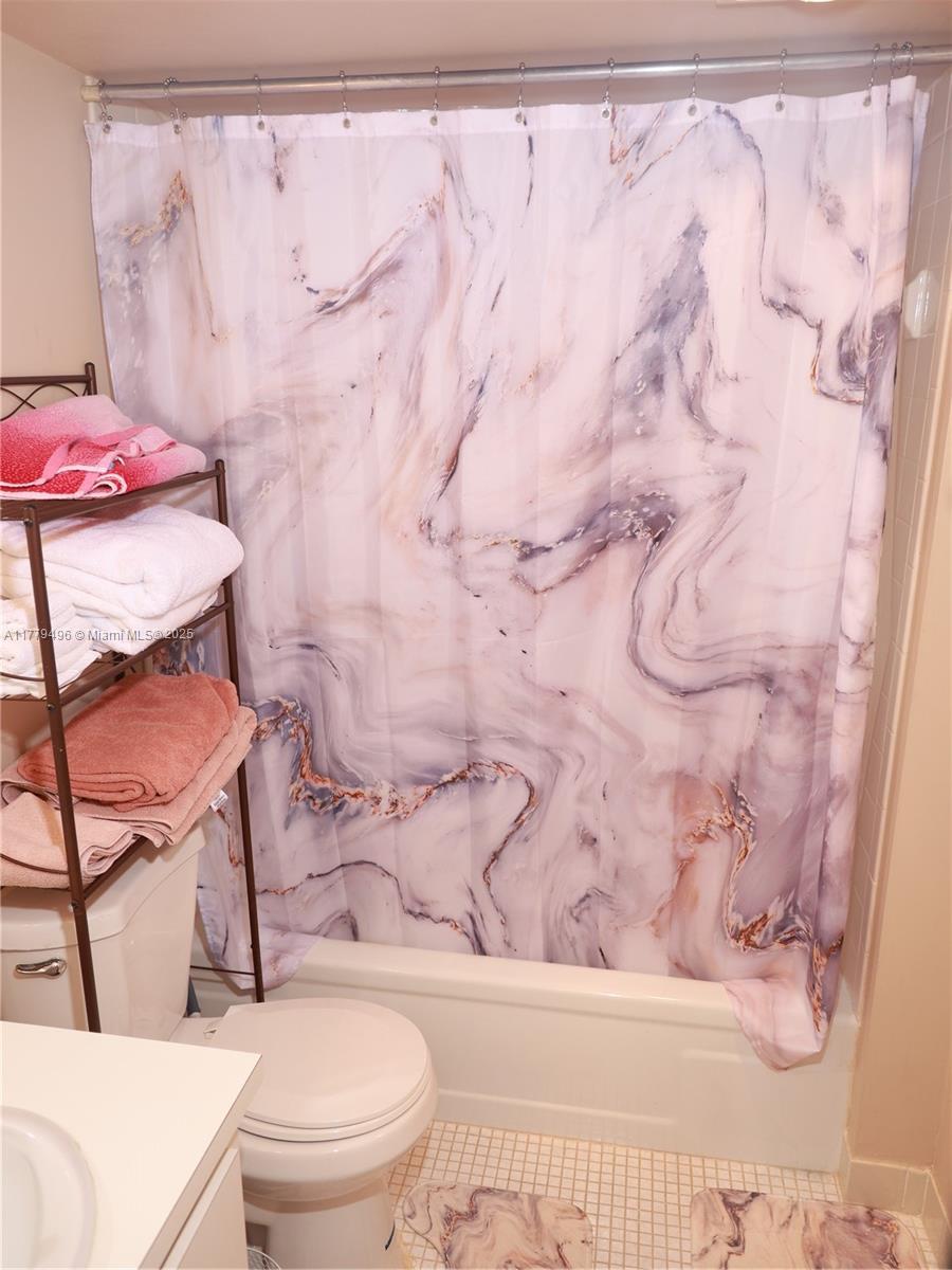 INVERWOOD CONDO - Residential