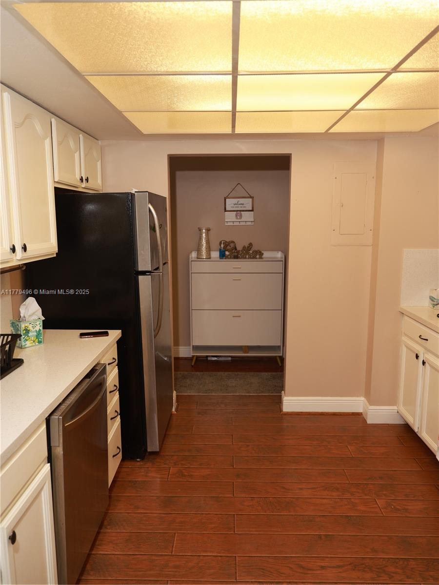 INVERWOOD CONDO - Residential