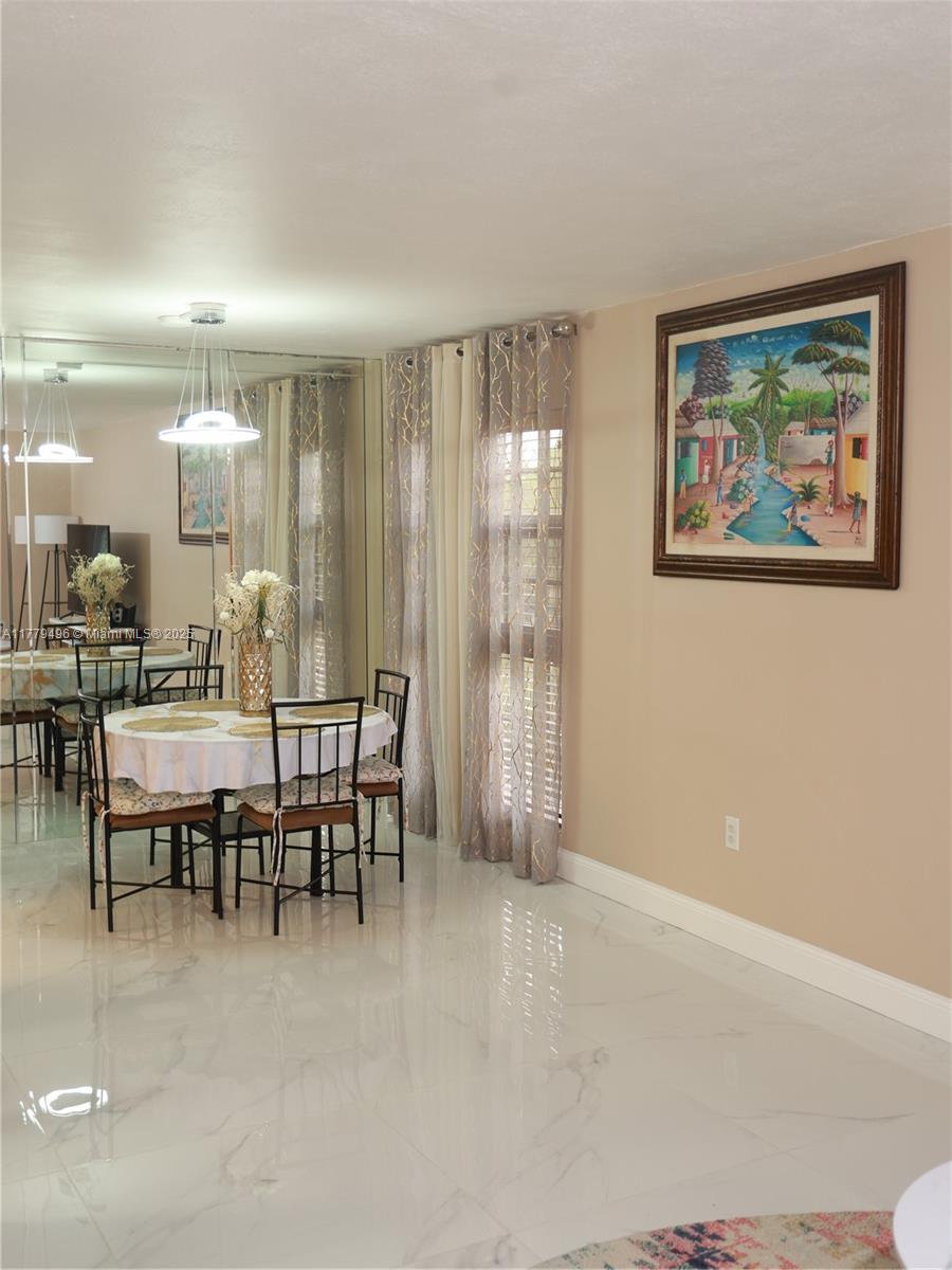 INVERWOOD CONDO - Residential