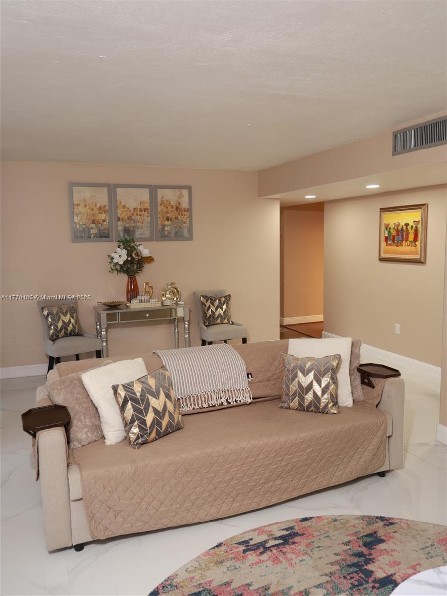 INVERWOOD CONDO - Residential