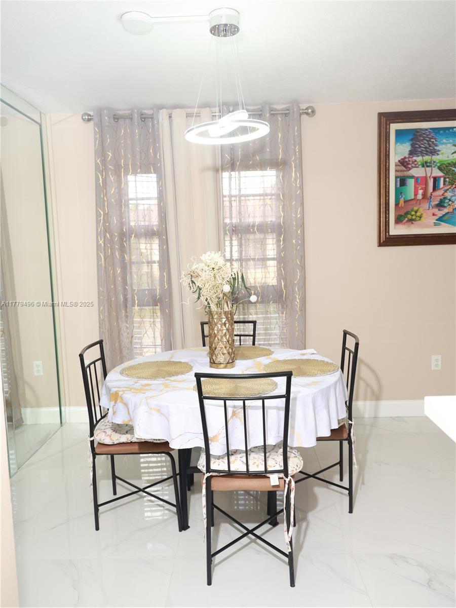 INVERWOOD CONDO - Residential