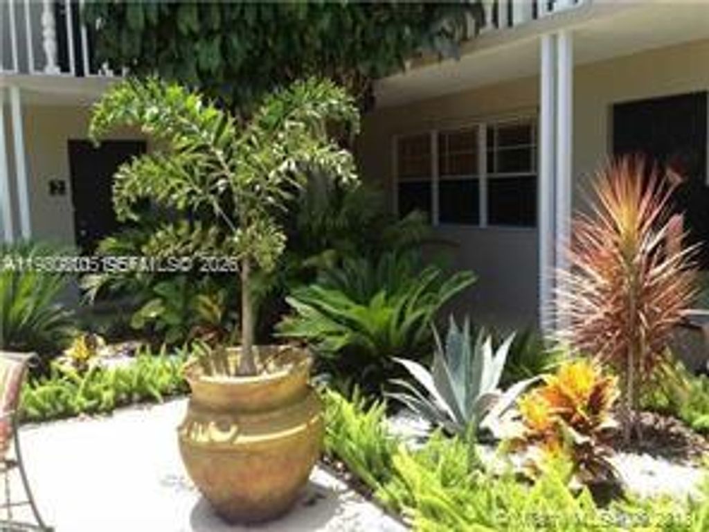 Photo of 34 SE 7th Ave #9, Delray Beach, FL 33483 (MLS # A11980301)