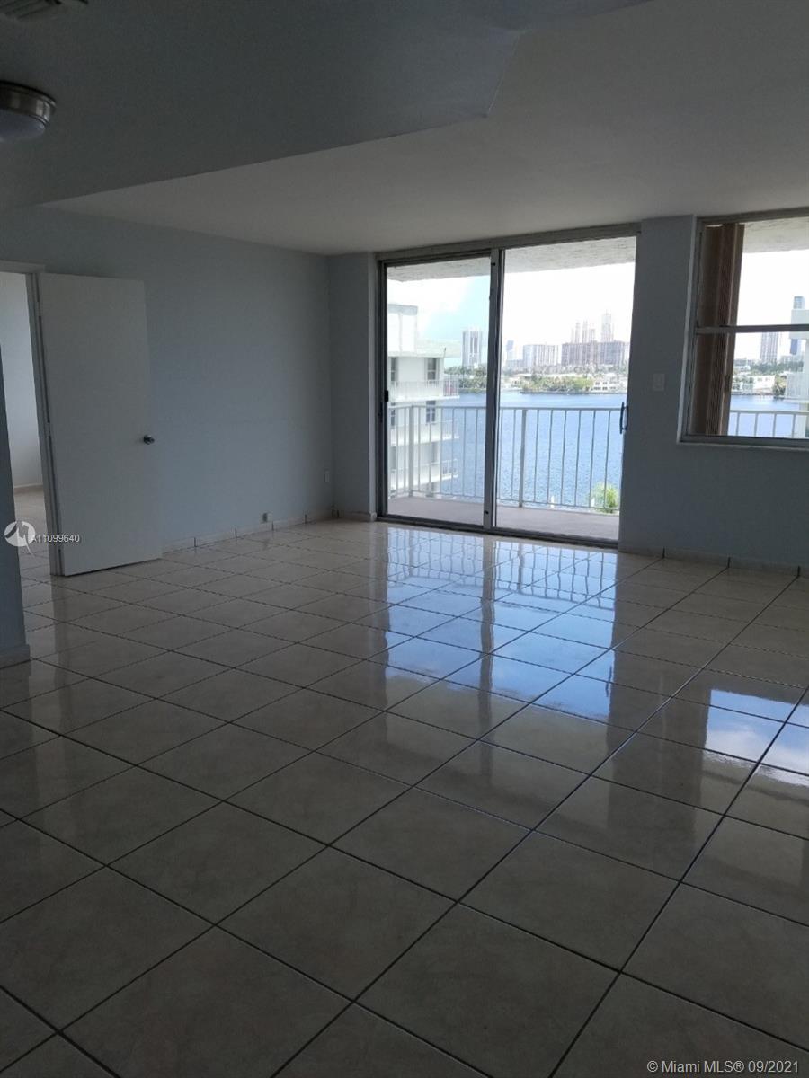 REEF WEST CONDO - Residential