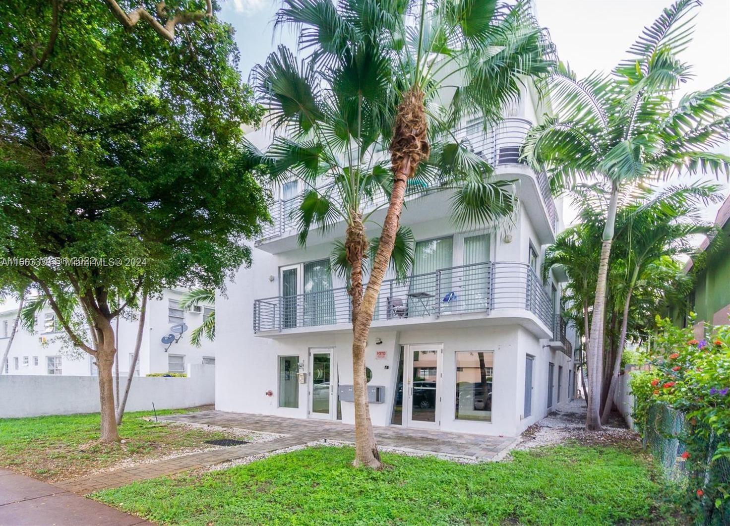 Property for Sale at 945 Michigan Ave Ave 5, Miami Beach, Miami-Dade County, Florida - Bedrooms: 2 
Bathrooms: 2  - $524,900