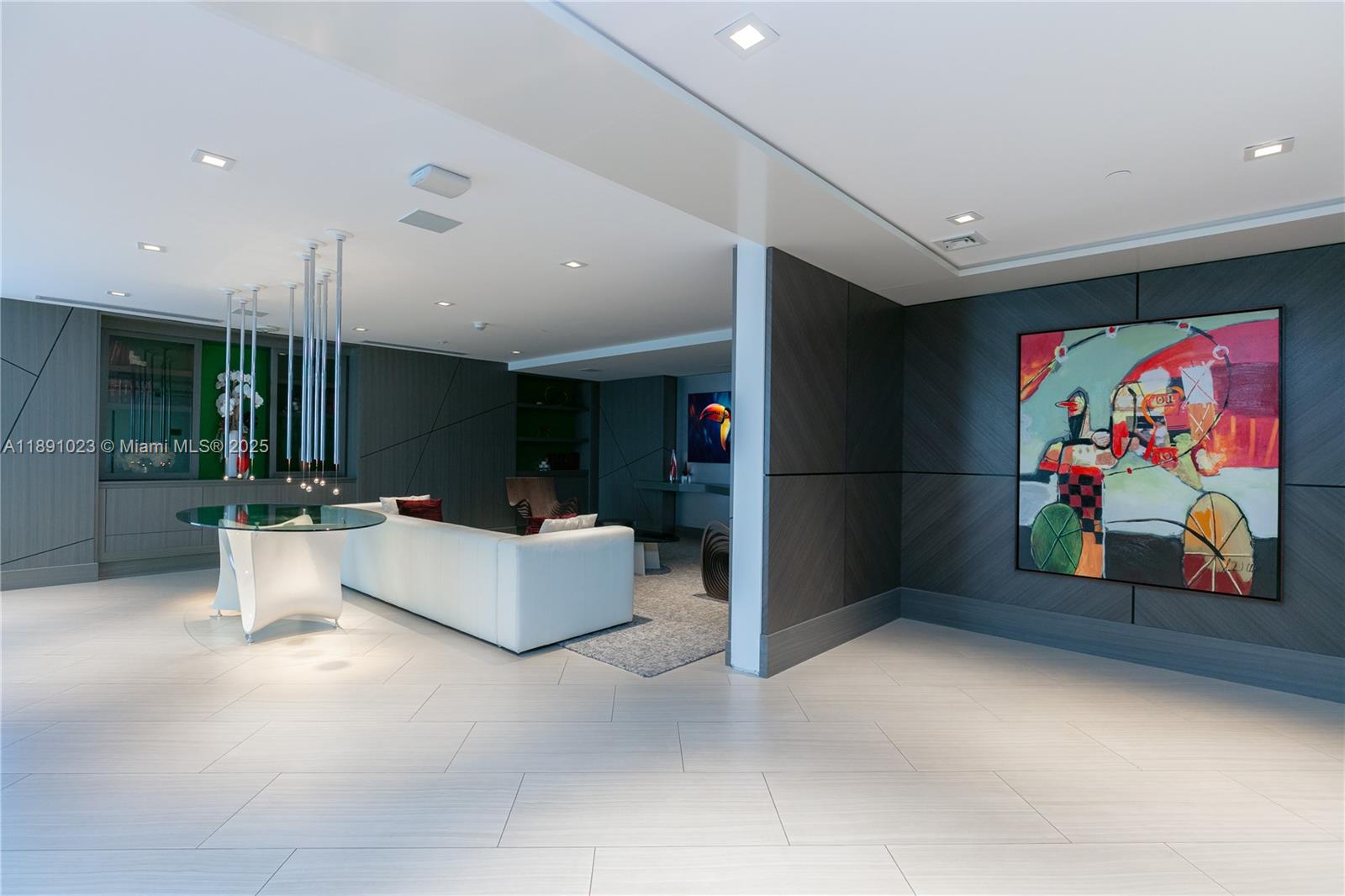 PARQUE TOWERS CONDO - Residential Lease