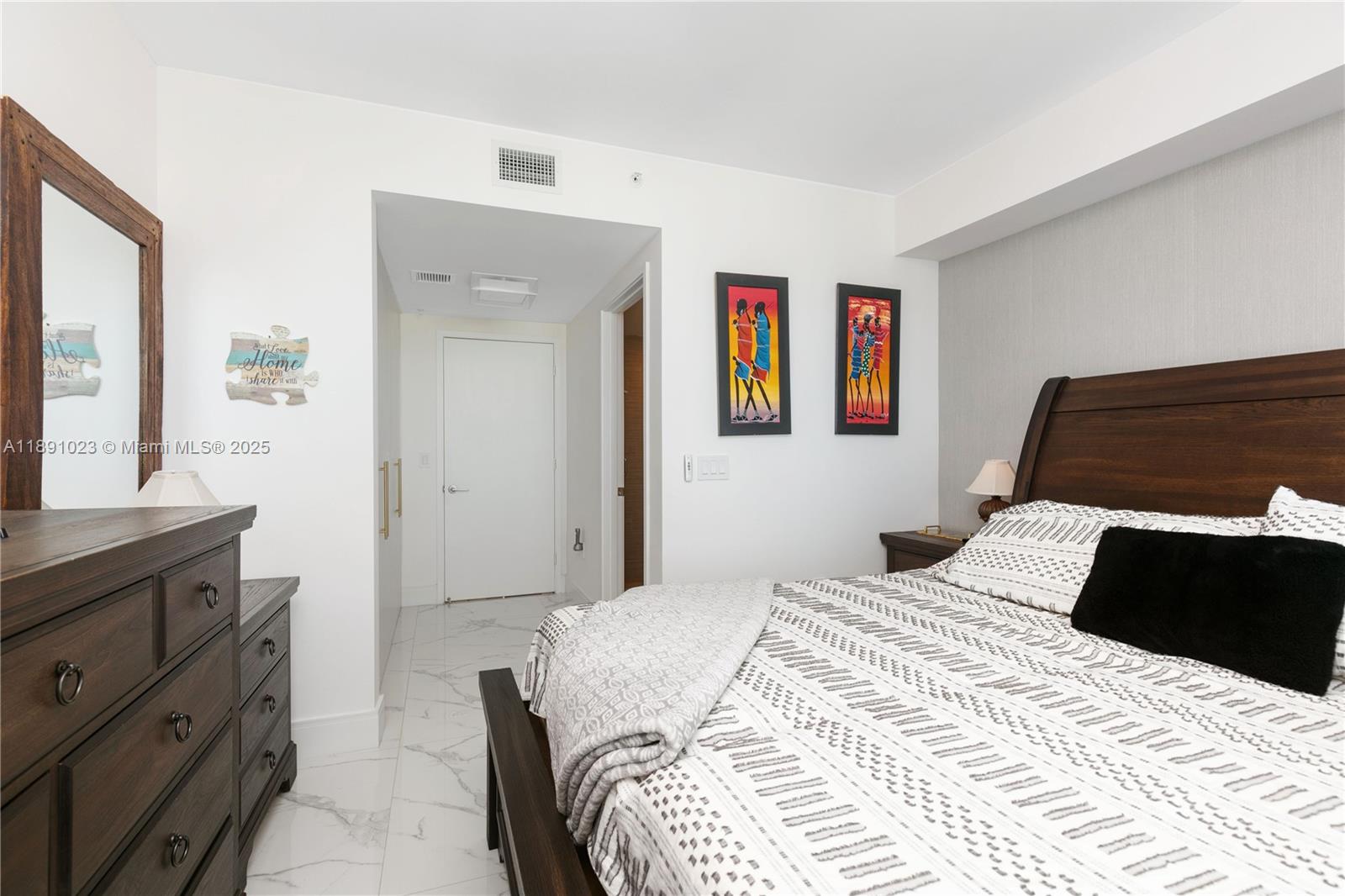 PARQUE TOWERS CONDO - Residential Lease