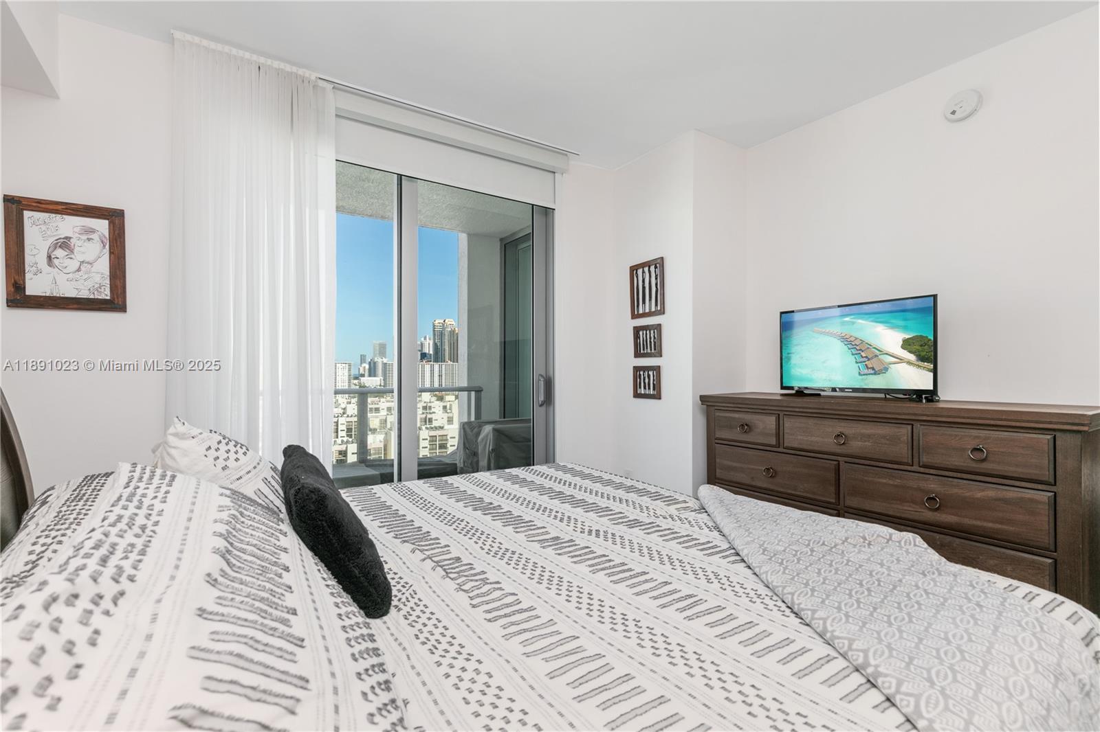 PARQUE TOWERS CONDO - Residential Lease