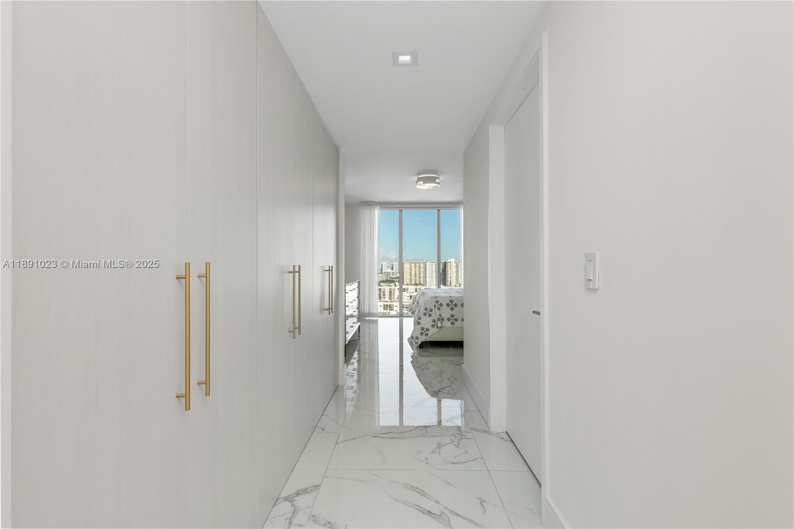 PARQUE TOWERS CONDO - Residential Lease