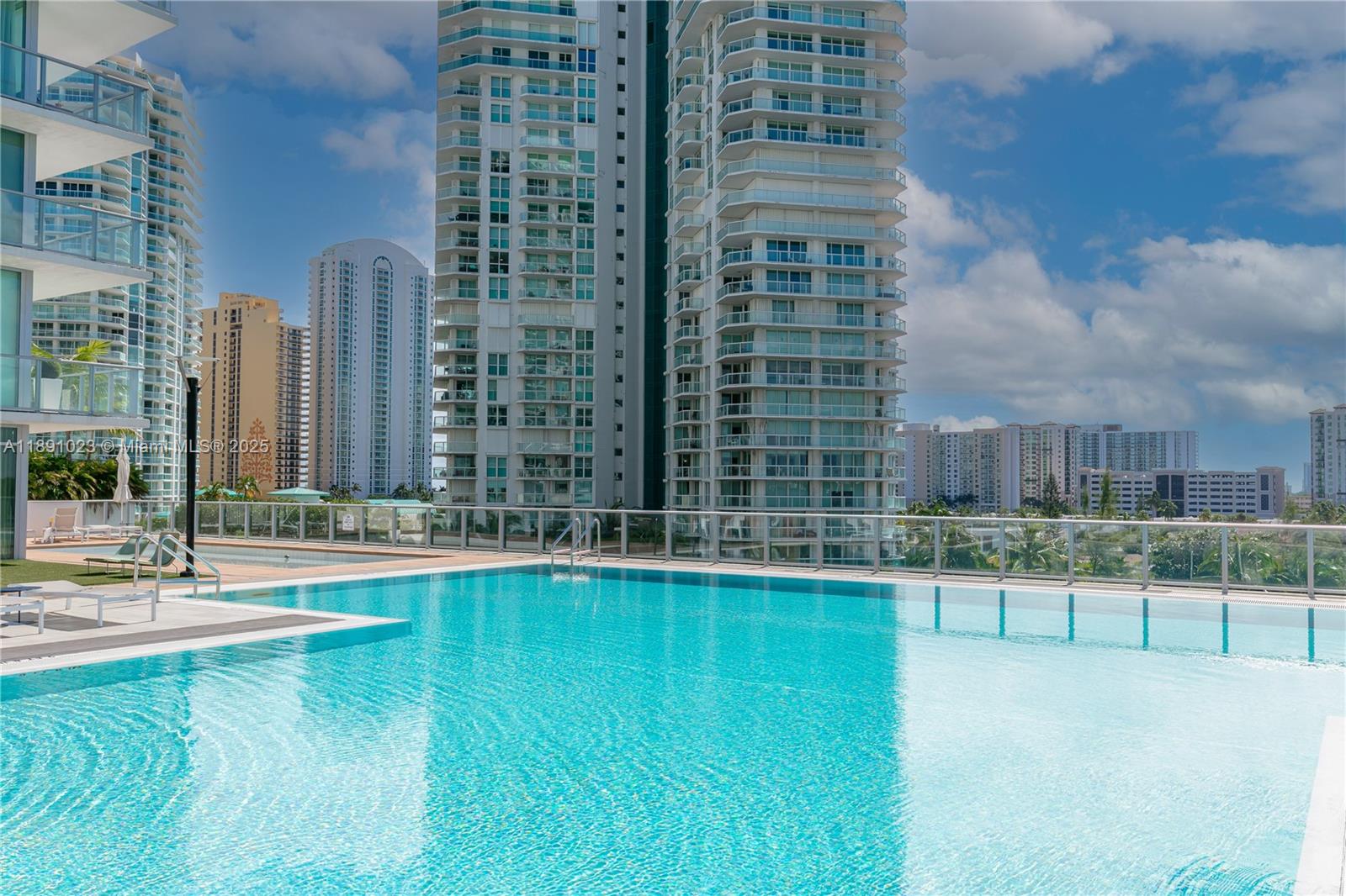PARQUE TOWERS CONDO - Residential Lease
