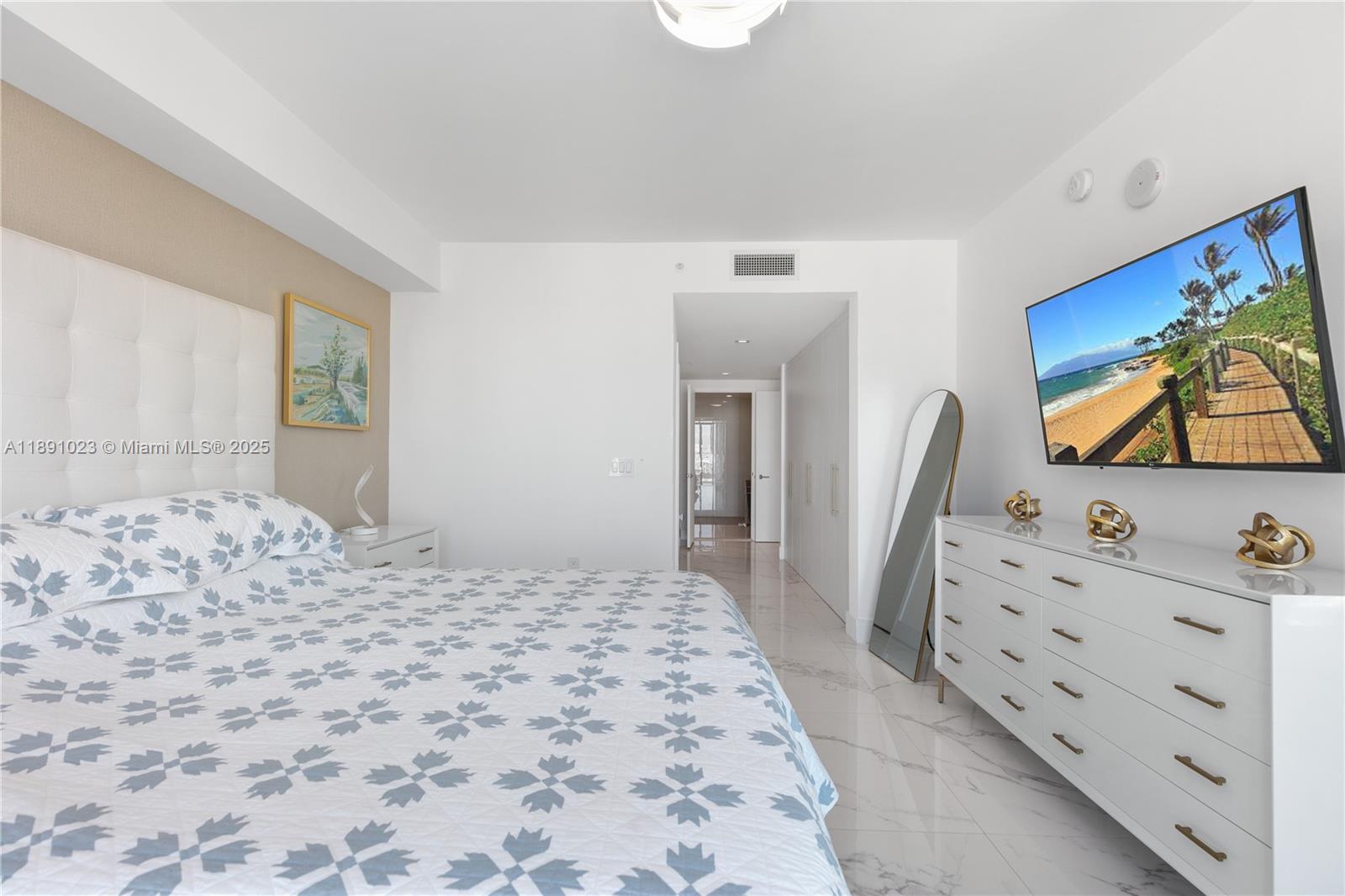 PARQUE TOWERS CONDO - Residential Lease