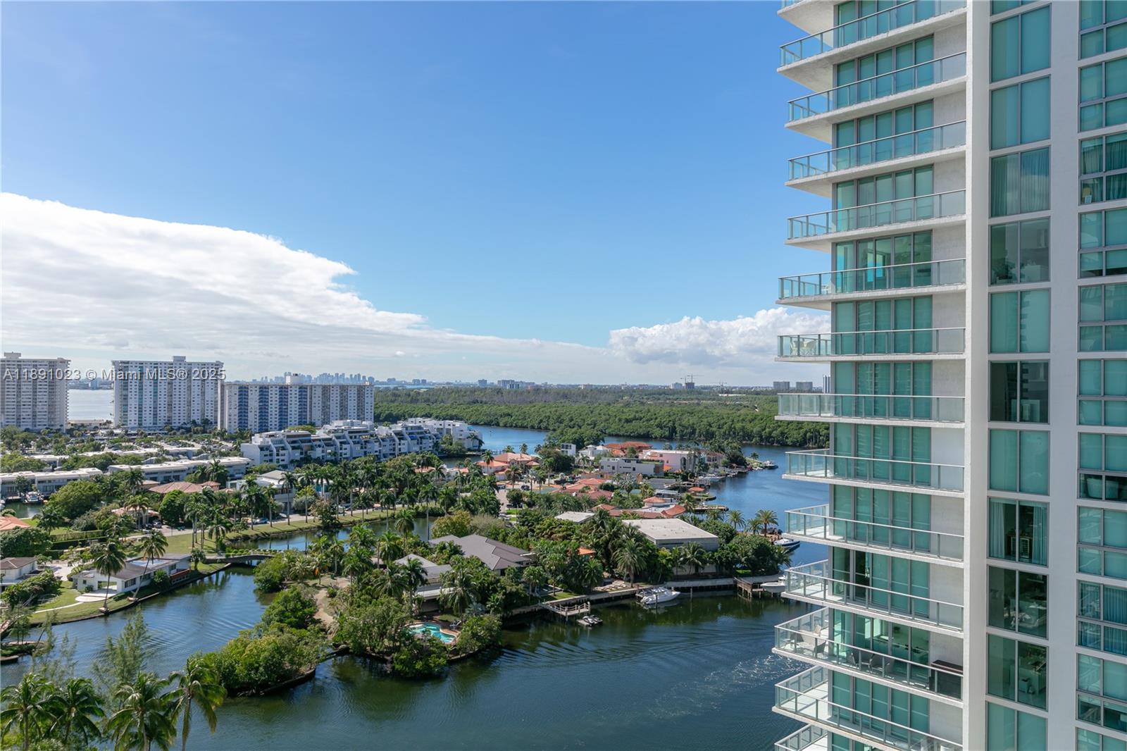 PARQUE TOWERS CONDO - Residential Lease