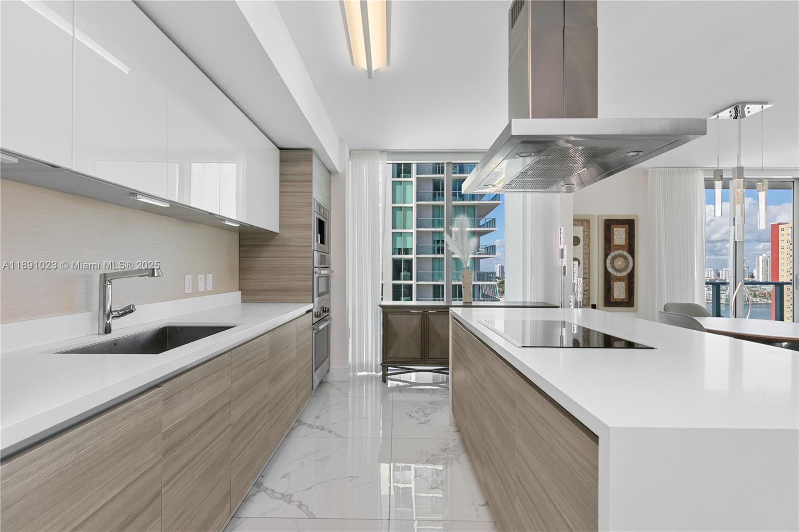 PARQUE TOWERS CONDO - Residential Lease