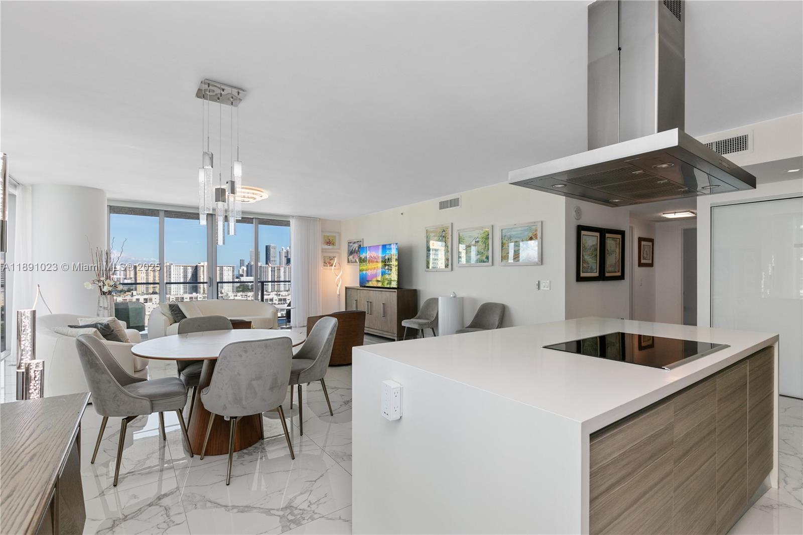 PARQUE TOWERS CONDO - Residential Lease