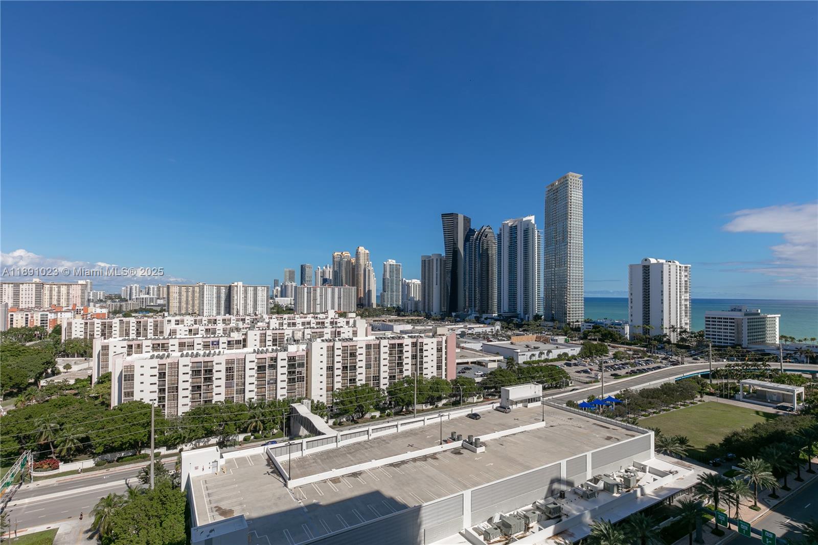 PARQUE TOWERS CONDO - Residential Lease