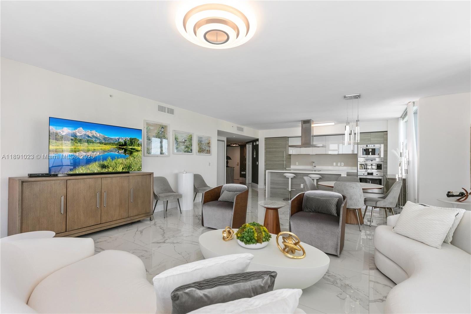 PARQUE TOWERS CONDO - Residential Lease