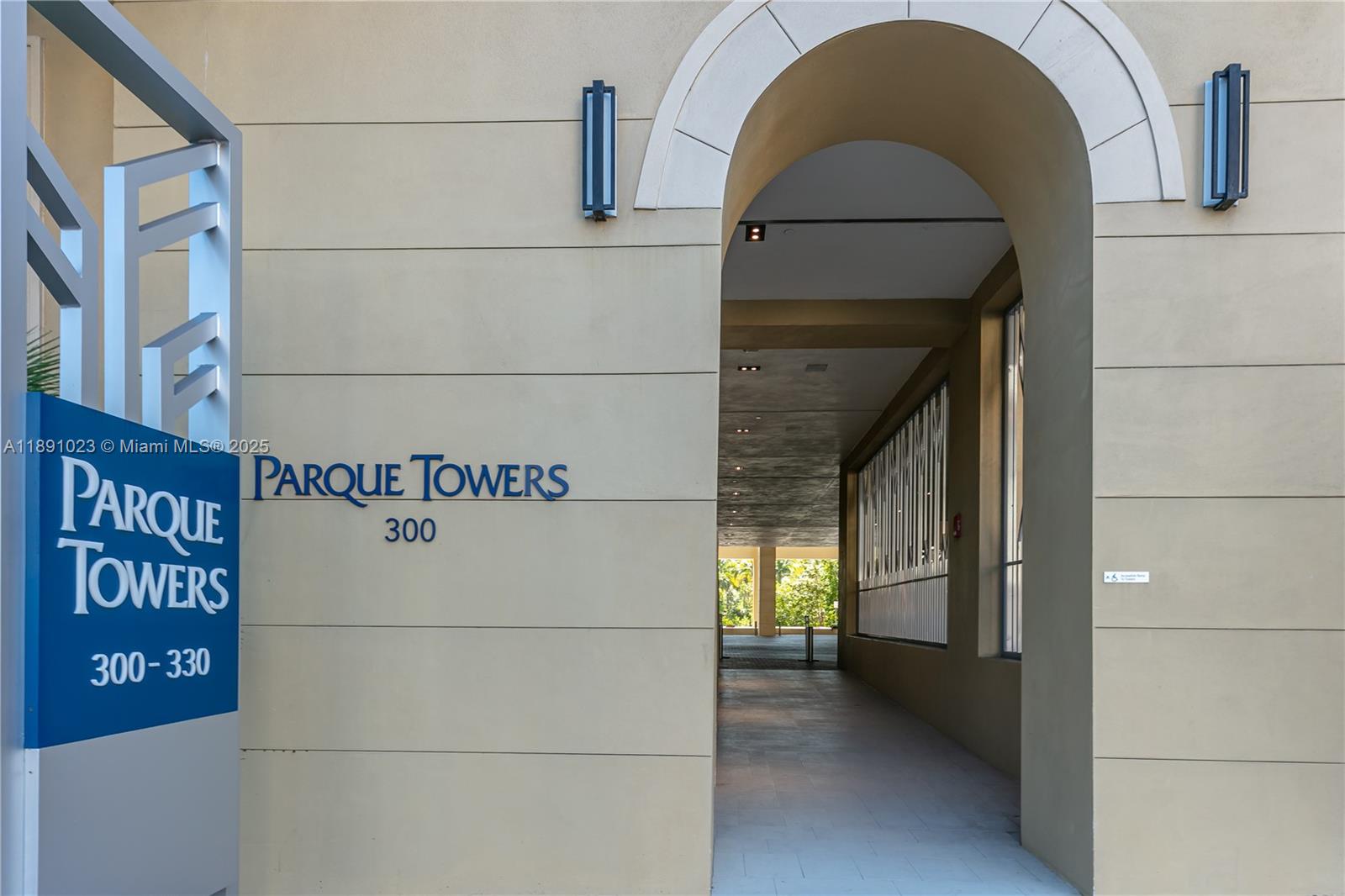 PARQUE TOWERS CONDO - Residential Lease