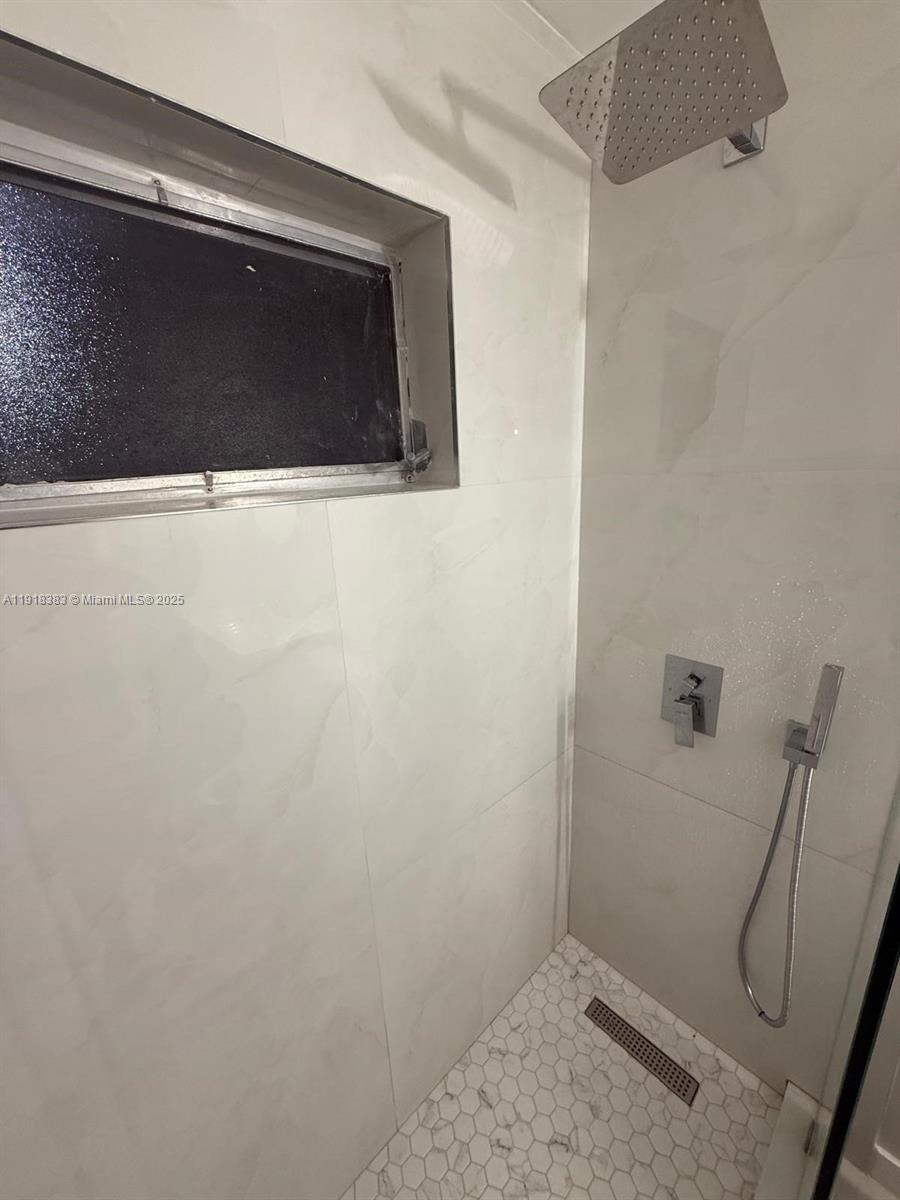 ARROWHEAD CONDO NO II - Residential Lease