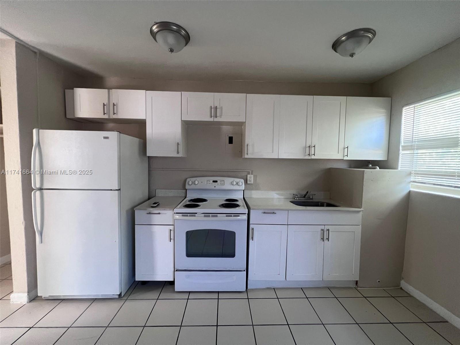 Rental Property at 951 Nw 8th Ave 6, Pompano Beach, Broward County, Florida - Bedrooms: 1 
Bathrooms: 1  - $1,550 MO.