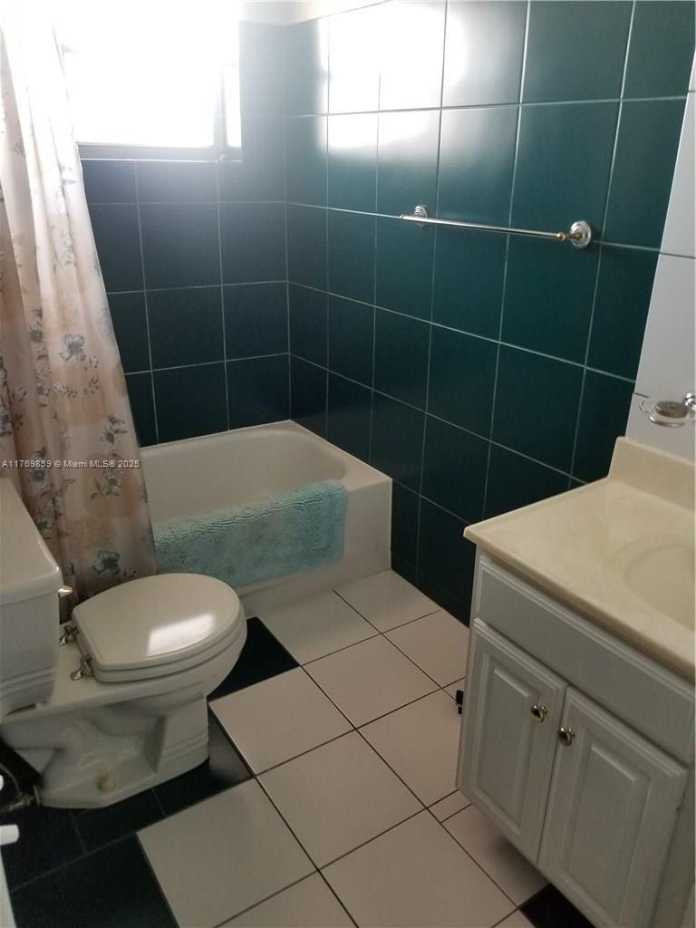 FAIRWAYS ROYALE CONDO - Residential