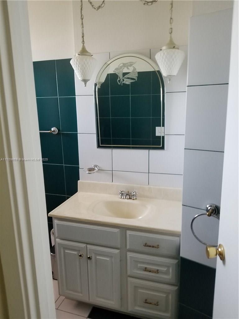 FAIRWAYS ROYALE CONDO - Residential