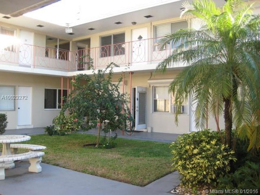 SPACIOUS 1 BEDRROM, 1 BATH UNIT ON 1ST FLOOR.  NICE CERAMIC TILE THRU-OUT, CROWN MOLDING, NICE SIZE MASTER WITH WALK-IN CLOSET. GATED BUILDING LOCATED CLOSE TO HI-WAY & BEACHES. LOW MAINTENANCE FEE. DON'T MISS THE OPPORTUNITY! ***Association says: No Rentals, No Children***