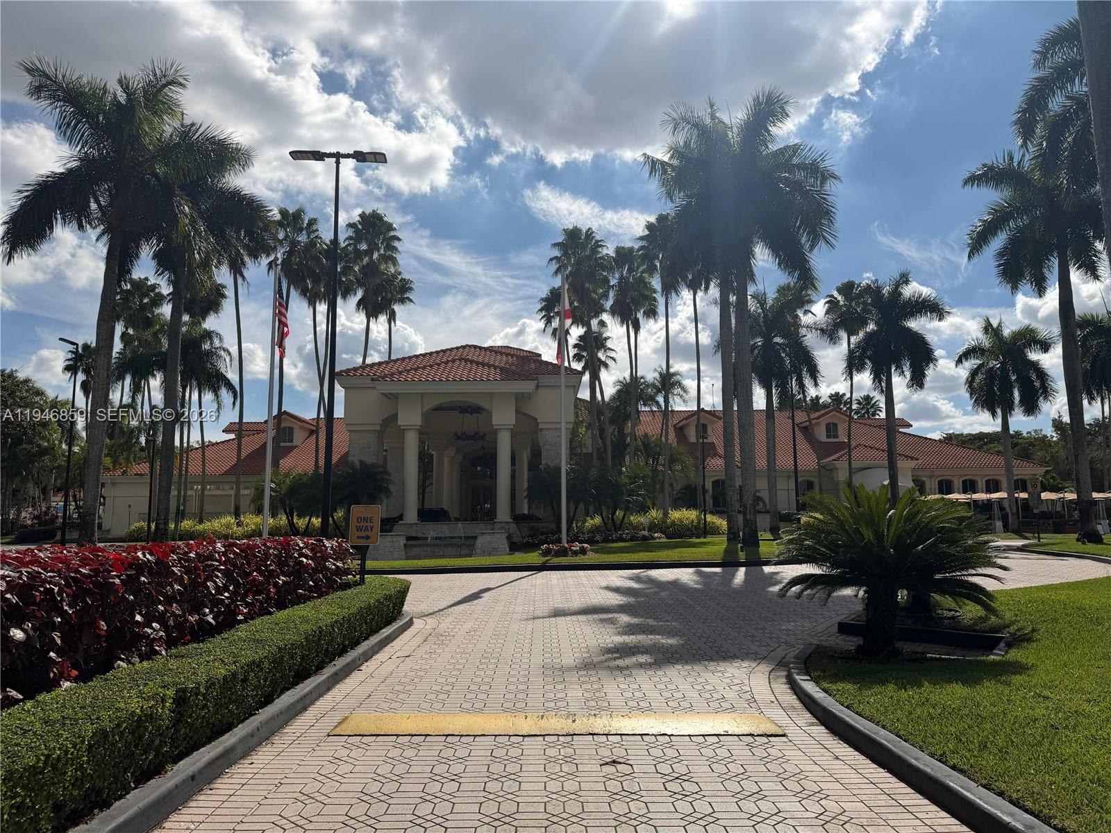 DORAL PARK C CLUB VILLAS - Residential