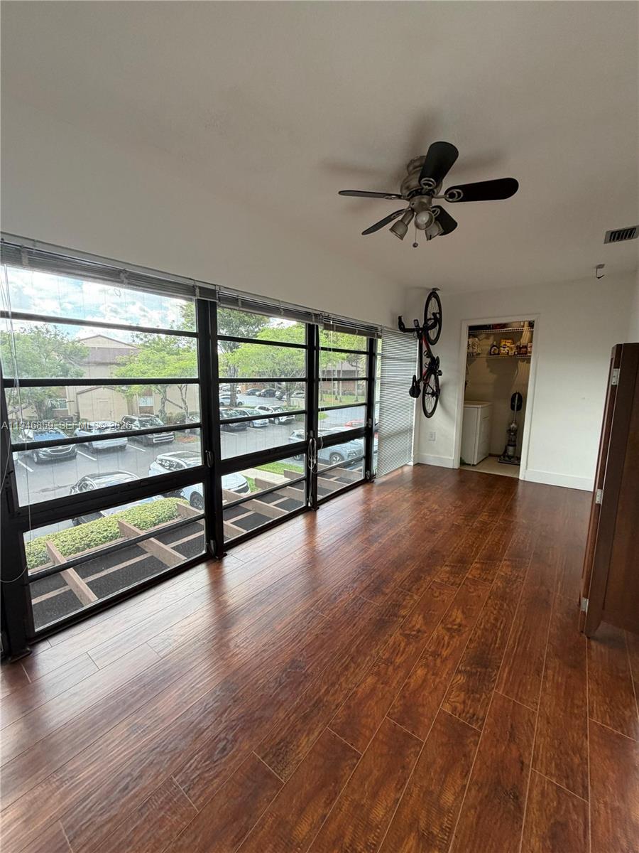 DORAL PARK C CLUB VILLAS - Residential