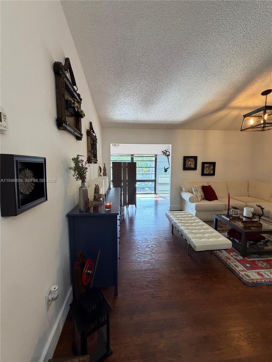 DORAL PARK C CLUB VILLAS - Residential