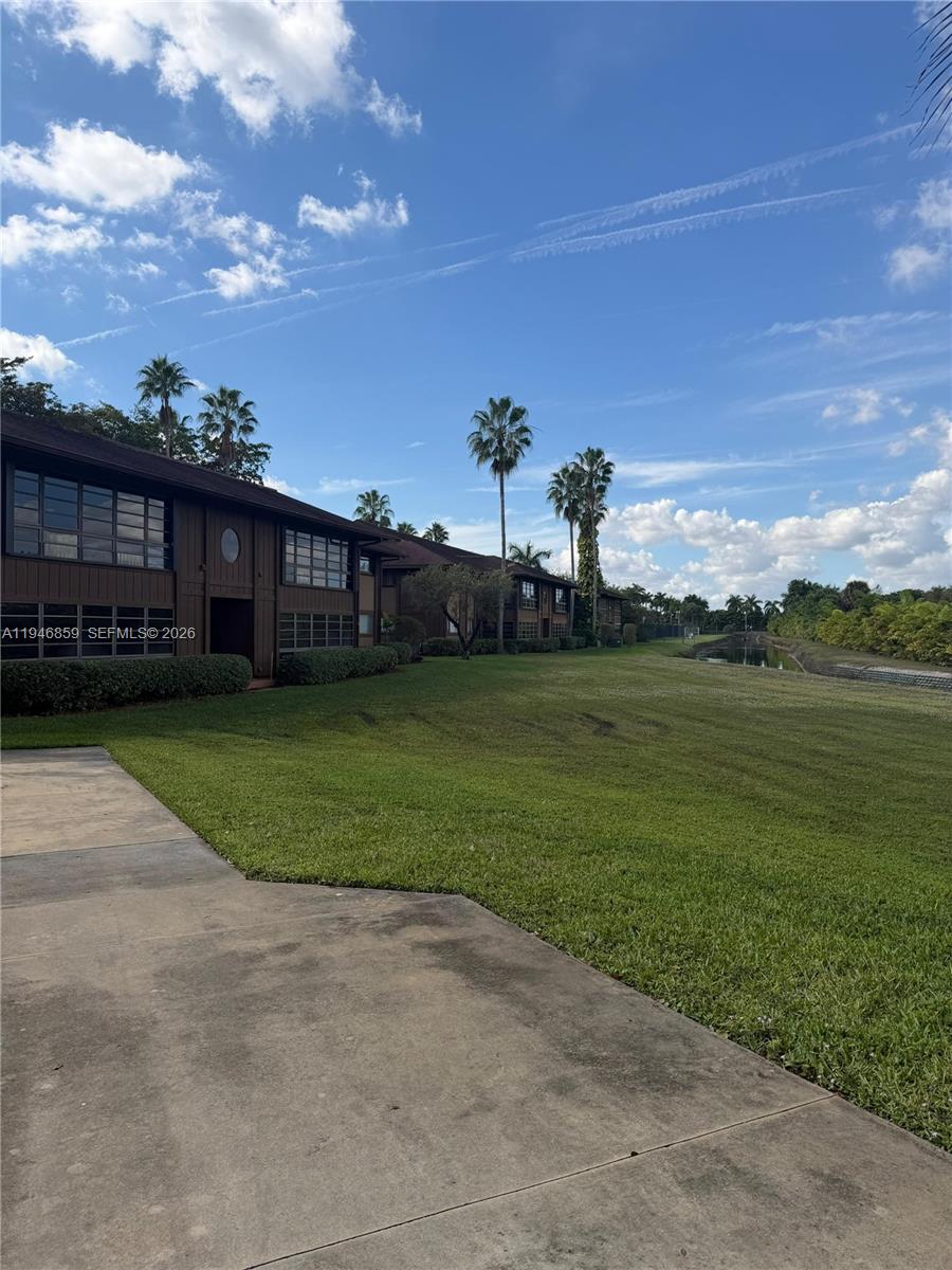 DORAL PARK C CLUB VILLAS - Residential