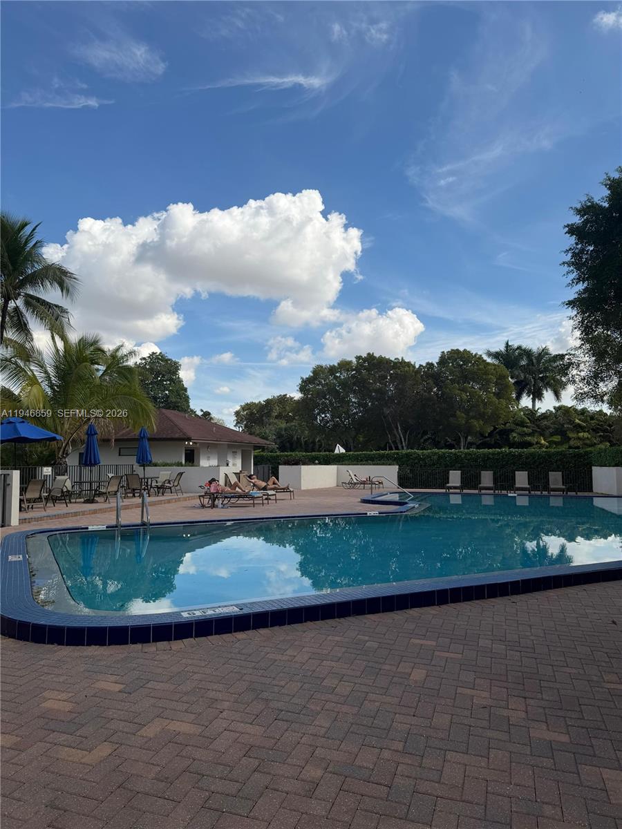 DORAL PARK C CLUB VILLAS - Residential