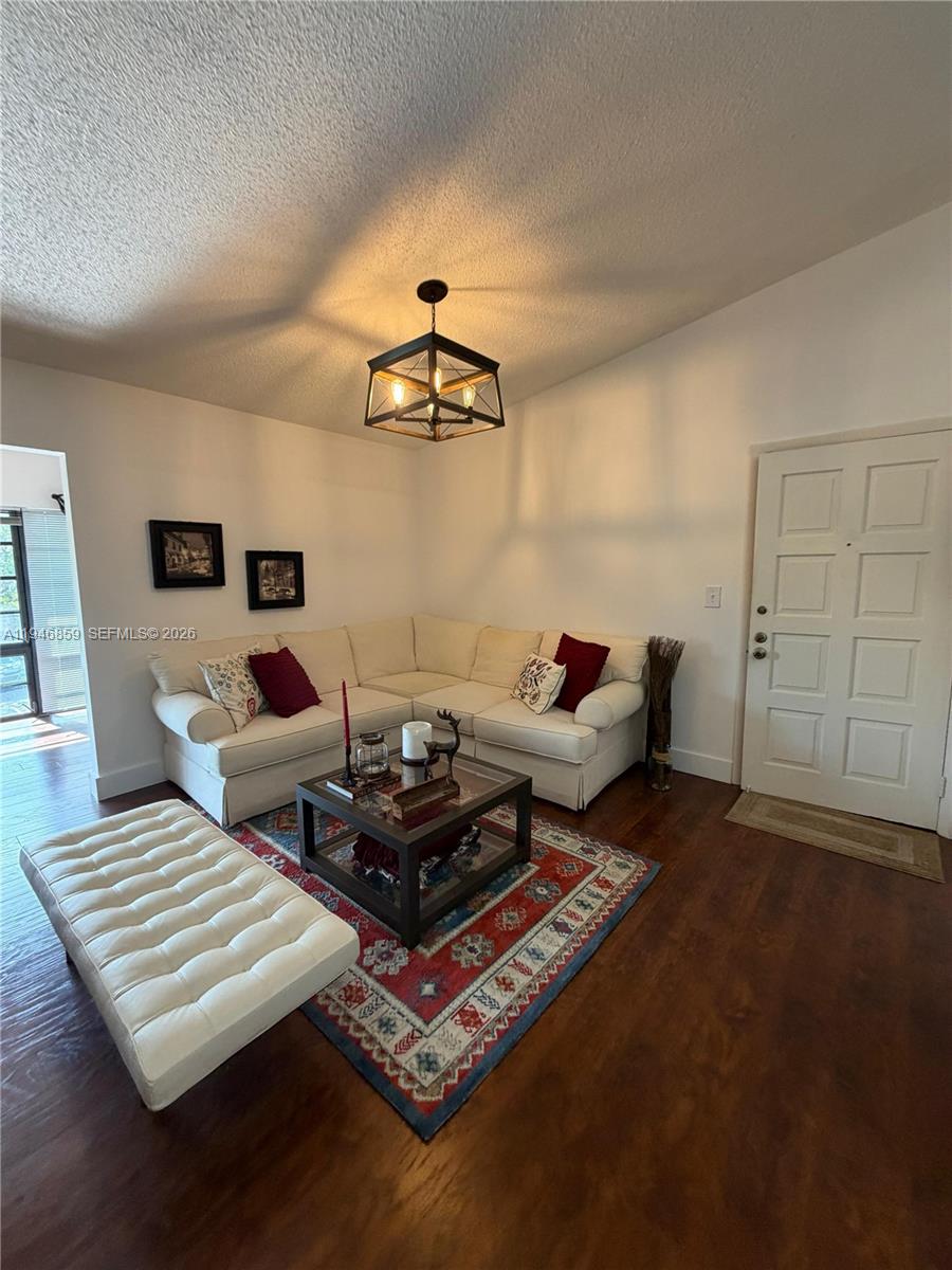 DORAL PARK C CLUB VILLAS - Residential