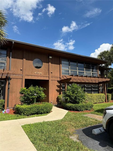 Photo of 4944 NW 102nd Ave #204-3, Doral, FL 33178 (MLS # A11946859)