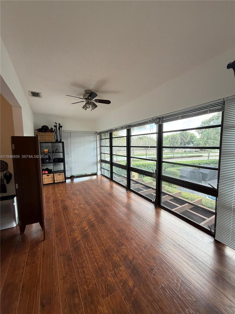 DORAL PARK C CLUB VILLAS - Residential