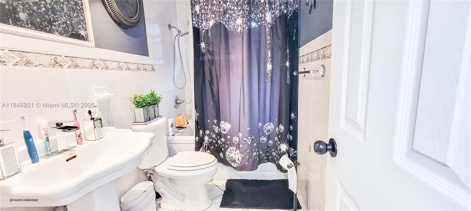 MIRAMAR SEC 6 - Residential