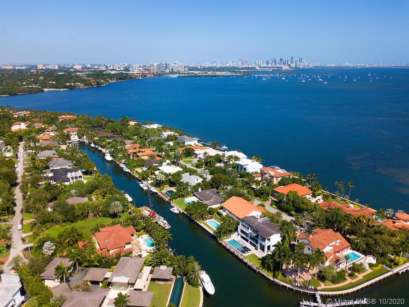 SUNRISE HARBOUR REV PL - Residential