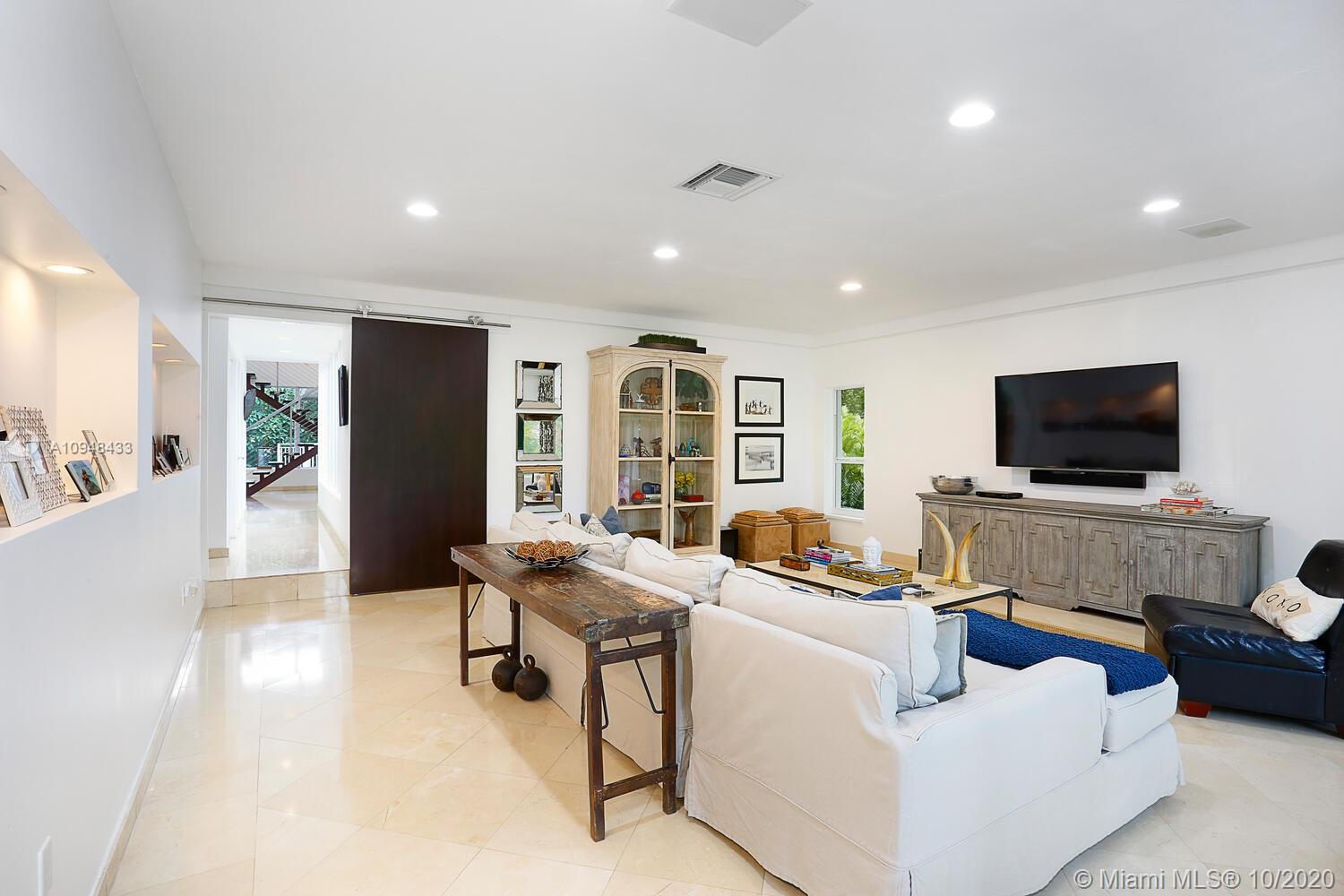 SUNRISE HARBOUR REV PL - Residential